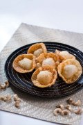 简易食谱加入水果自制圣诞party甜品,芒果千层酥+腰果香蕉批
