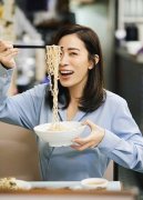 中医推介4款纾缓便秘食疗汤水!穴位按压几分钟解决便秘