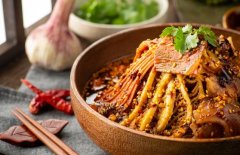夫妻肺片里没有夫妻?这个七夕紫燕百味鸡来告诉你